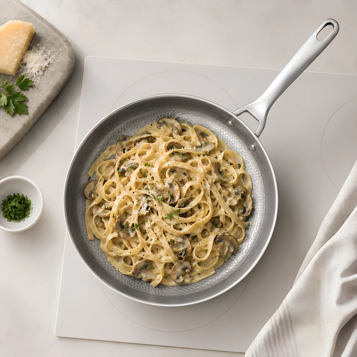 SAVEUR Titanium Pan